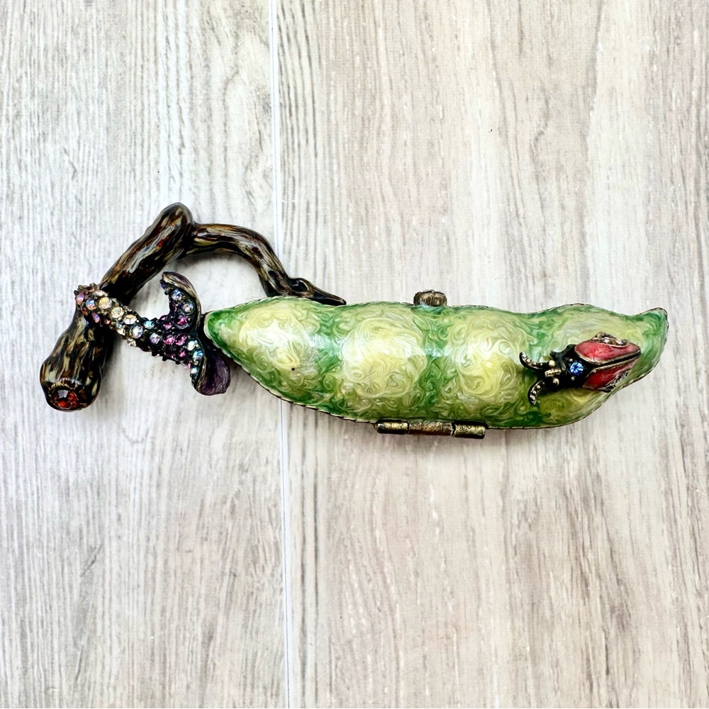 Jay Strongwater Phoebe Two Peas in a Pod Trinket Box with Swarovski Crystals